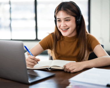 Student enjoys affordable pricing with Vietnamese Transcription Services, balancing high accuracy and budget efficiency.