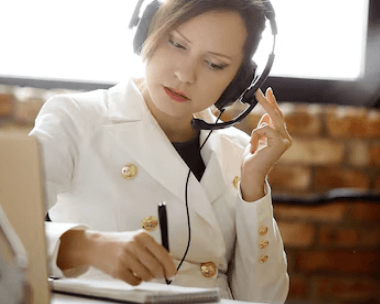 Cantonese business transcription services supporting clear corporate communication for meetings and calls.
