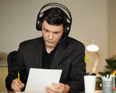 A legal transcriptionist delivers corsican transcription services for court hearings ensuring compliance and clarity.