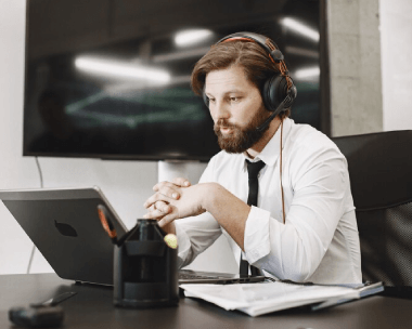 An expert transcriber focusing on delivering fast Danish transcription services, proficient in handling multiple accents.