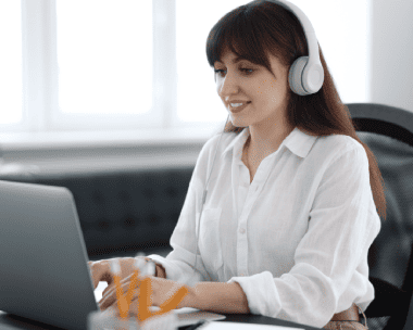 Client benefiting from manually generated Japanese transcription services guaranteeing precision and grammatical accuracy.