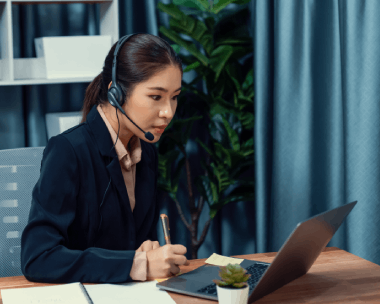 Professional transcriber applies deep cultural expertise in Vietnamese transcription services ensuring meaningful accuracy.